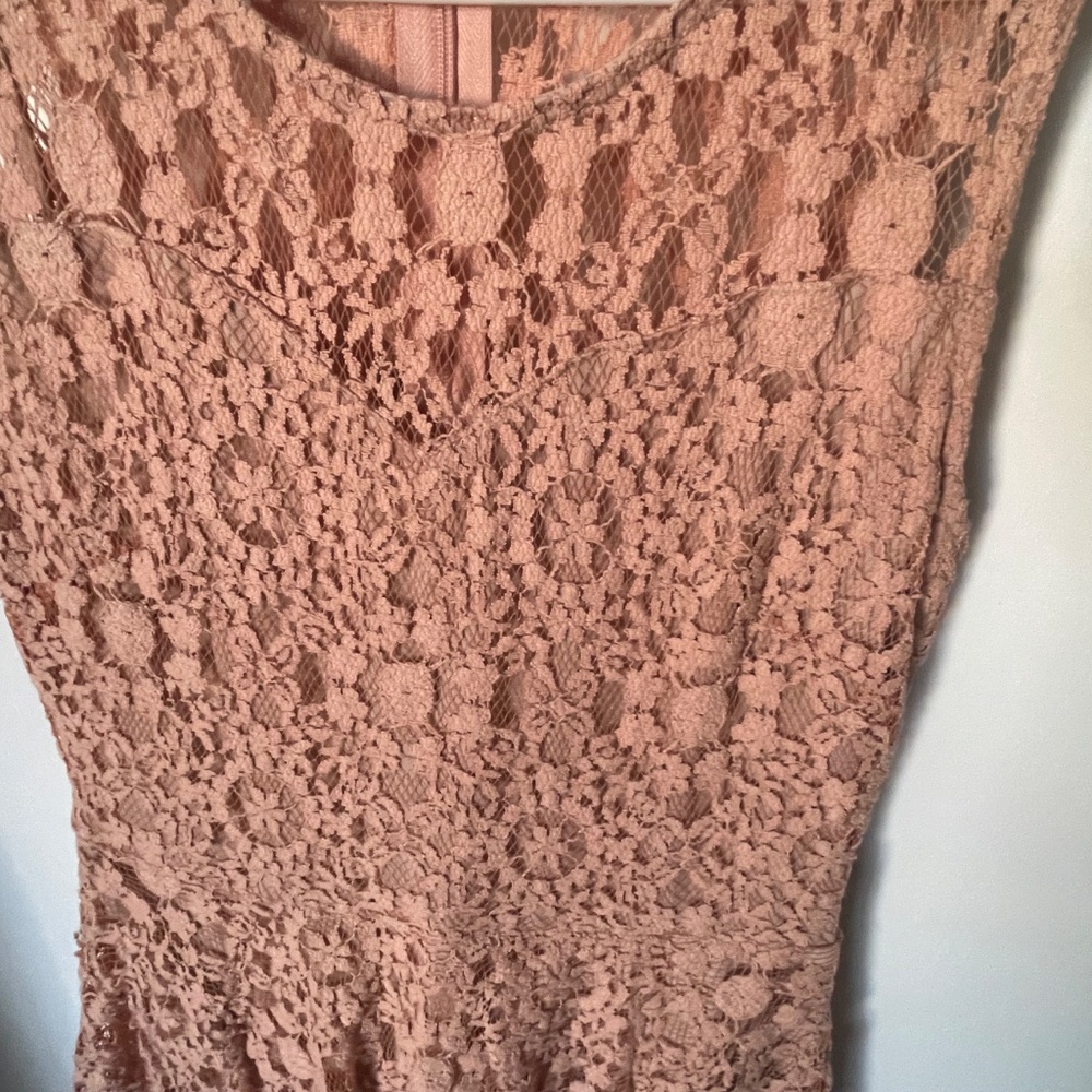 Monteau Los Angeles Blush Lace Handkerchief-Hem Dress | Romantic Boho | L - Picture 7 of 8
